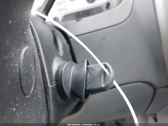 Ford Explorer Image 9