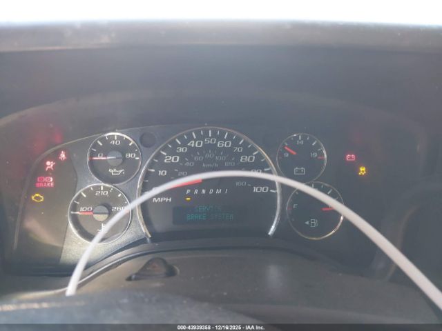 Chevrolet Express Work Van Image 8