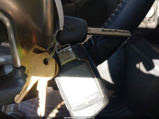 Chevrolet Express Work Van Image 16