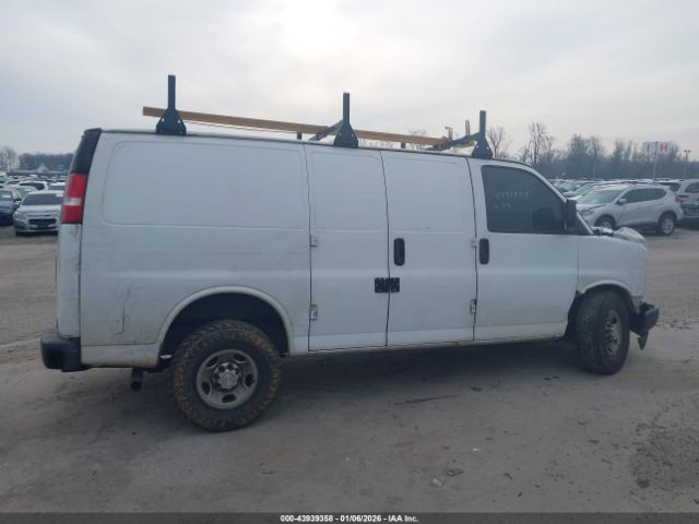 Chevrolet Express Work Van Image 2