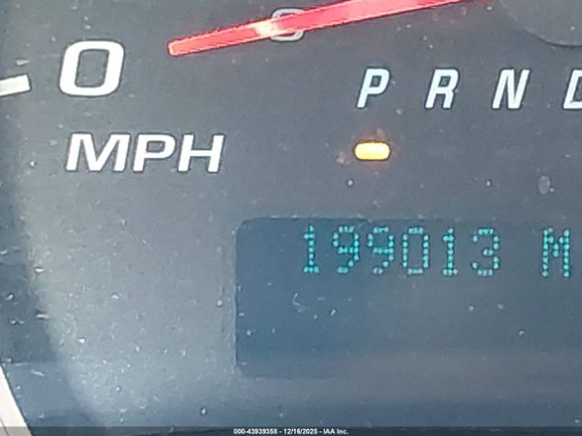 Chevrolet Express Work Van Image 10