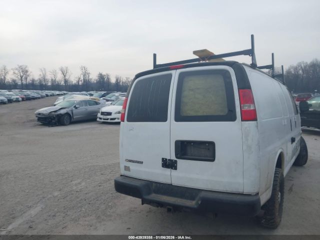 Chevrolet Express Work Van Image 18