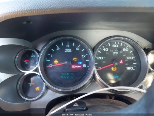 Chevrolet Silverado 2500 Work Truck Image 9