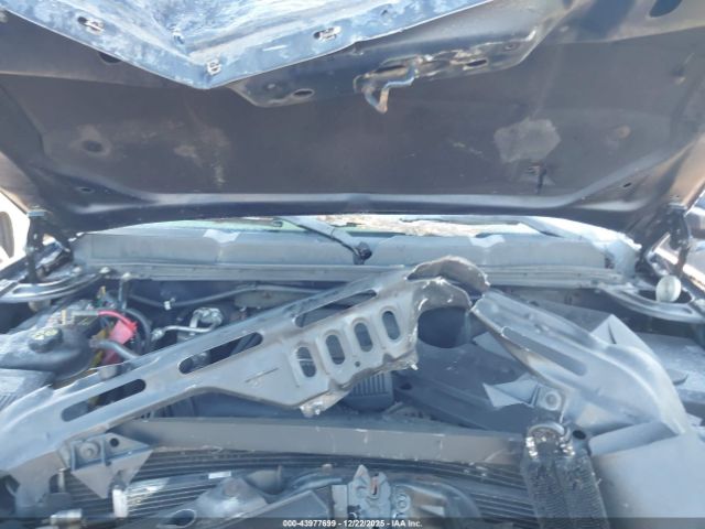 Chevrolet Silverado 2500 Work Truck Image 13