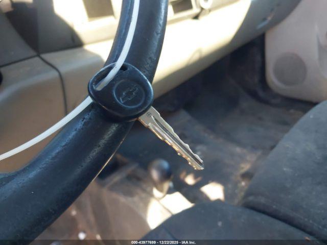 Chevrolet Silverado 2500 Work Truck Image 12