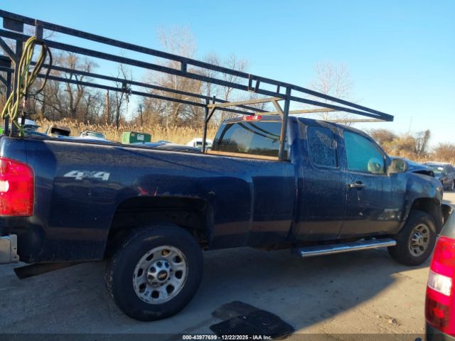 Chevrolet Silverado 2500 Work Truck Image 16