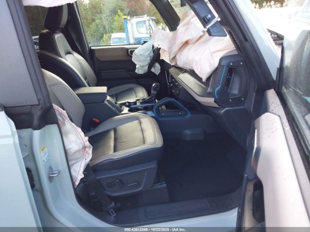 Ford Bronco Wildtrak Image 2