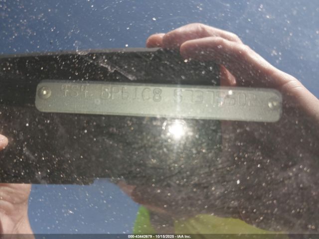 Subaru Outback 2.5i Image 9