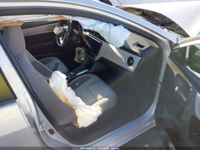 Toyota Corolla Le Image 8