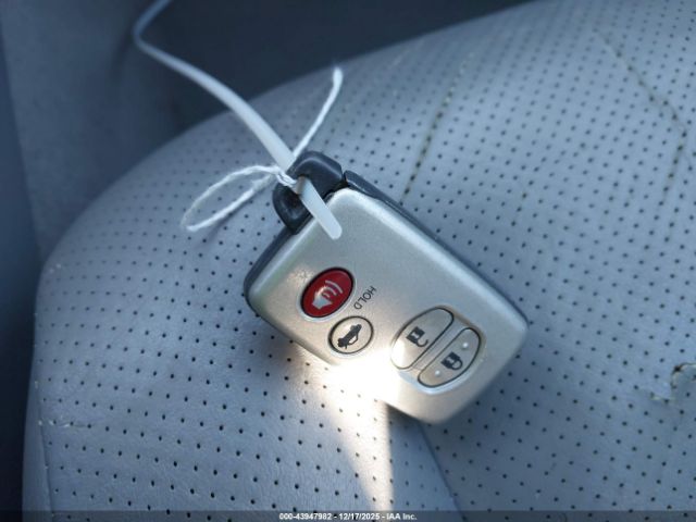 Toyota Avalon Limited Image 16