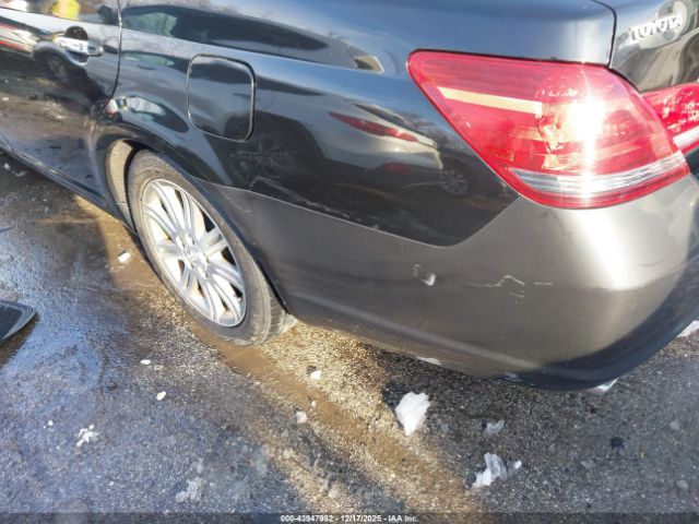 Toyota Avalon Limited Image 14