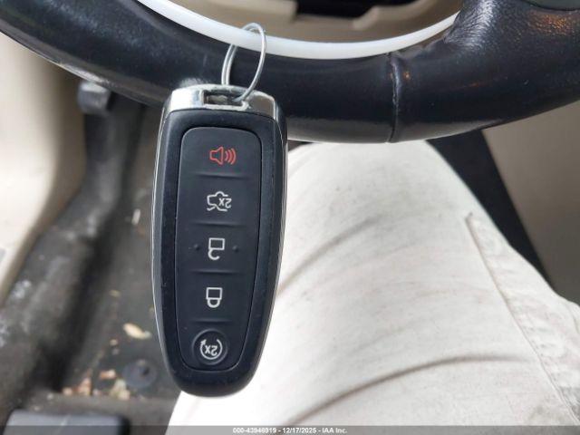 Ford Taurus Limited Image 7