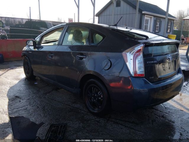 Toyota Prius Two Image 4