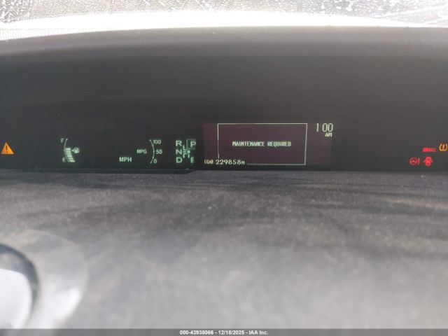 Toyota Prius Two Image 16