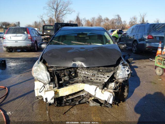 Toyota Prius Two Image 17