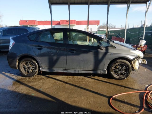 Toyota Prius Two Image 13