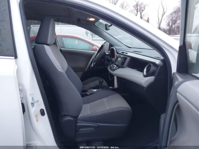 Toyota RAV4 Xle Image 13