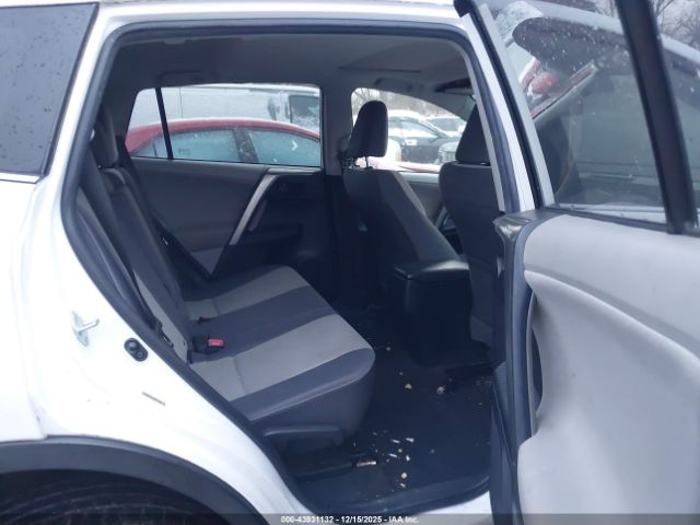 Toyota RAV4 Xle Image 5