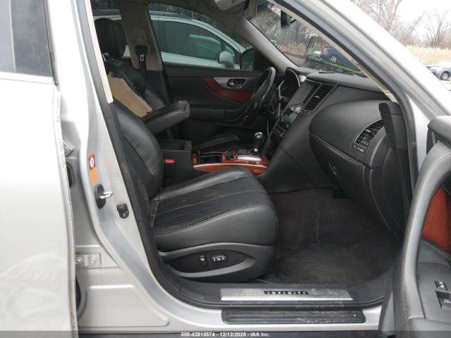 INFINITI Fx Image 14