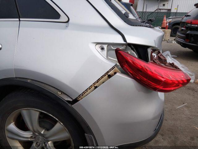 INFINITI Fx Image 16