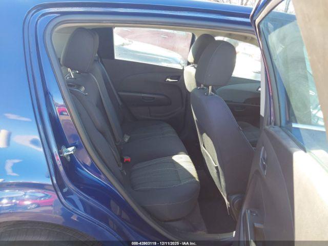 Chevrolet Sonic Lt Auto Image 9