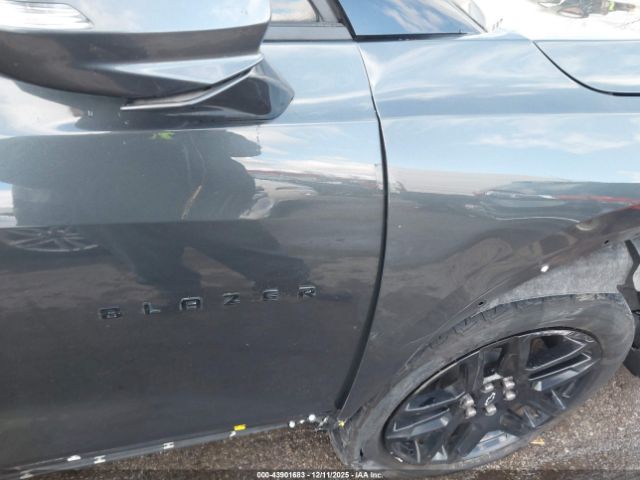 Chevrolet Blazer Image 17