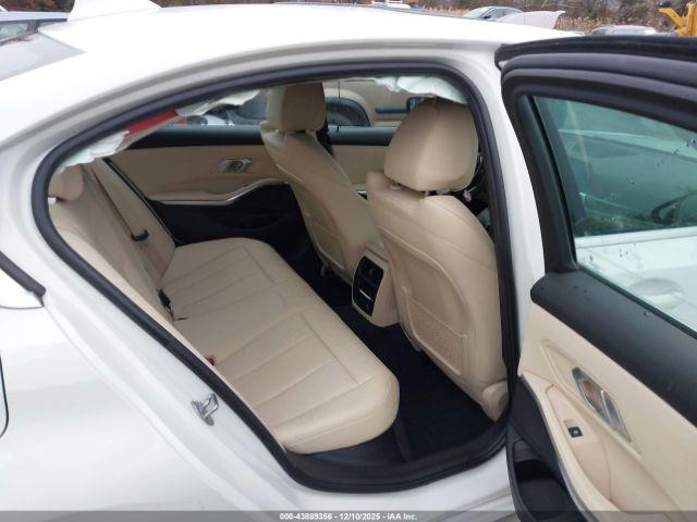 BMW 3 Series Image 12