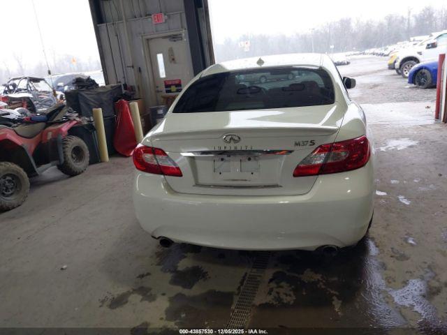 INFINITI M37 Image 16