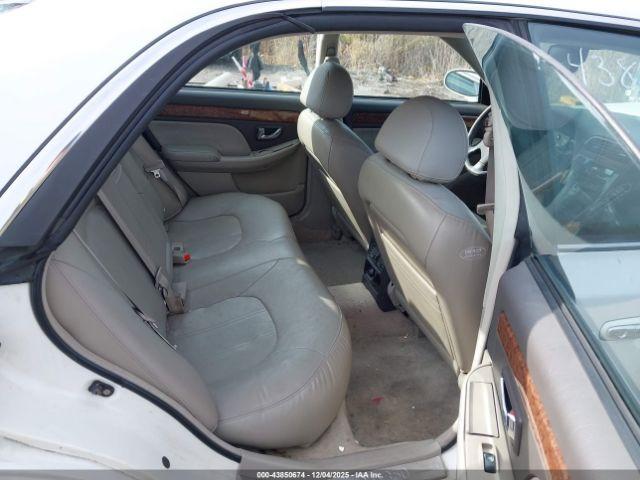 Hyundai XG350 L Image 7