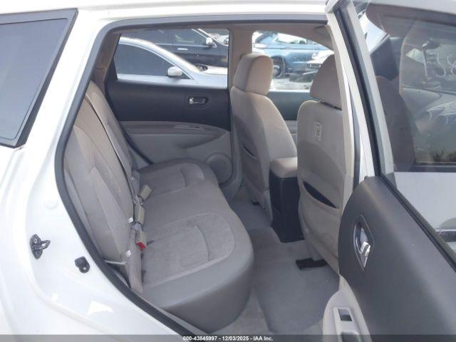 Nissan Rogue Sv Image 4