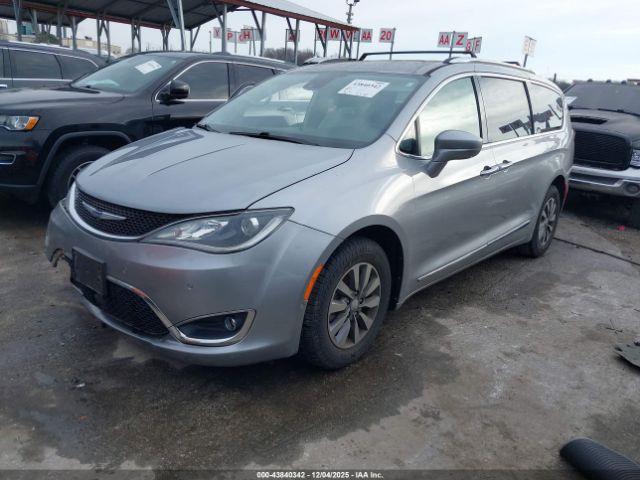Chrysler Pacifica Touring L Plus Image 16