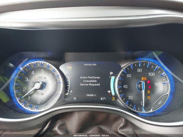 Chrysler Pacifica Touring L Plus Image 4