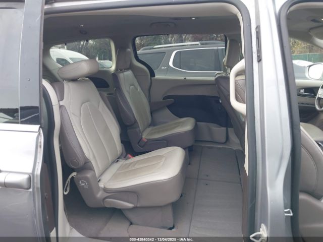 Chrysler Pacifica Touring L Plus Image 3