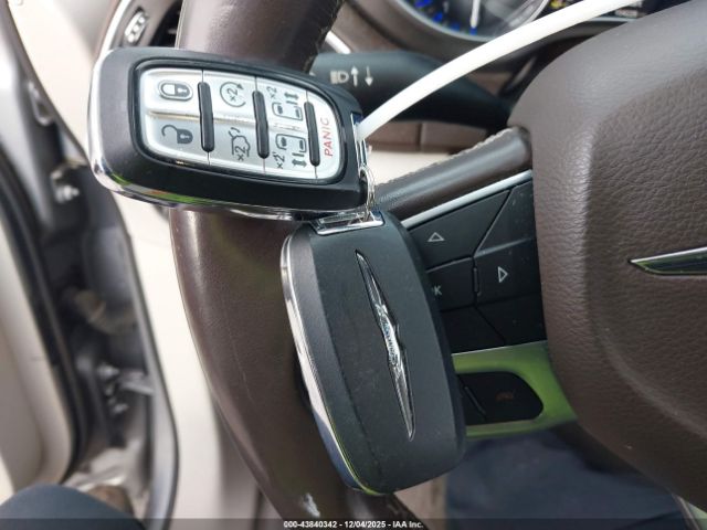 Chrysler Pacifica Touring L Plus Image 6