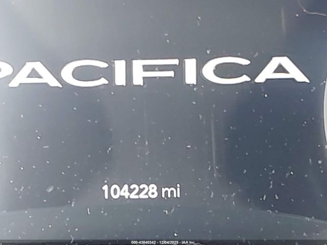 Chrysler Pacifica Touring L Plus Image 12