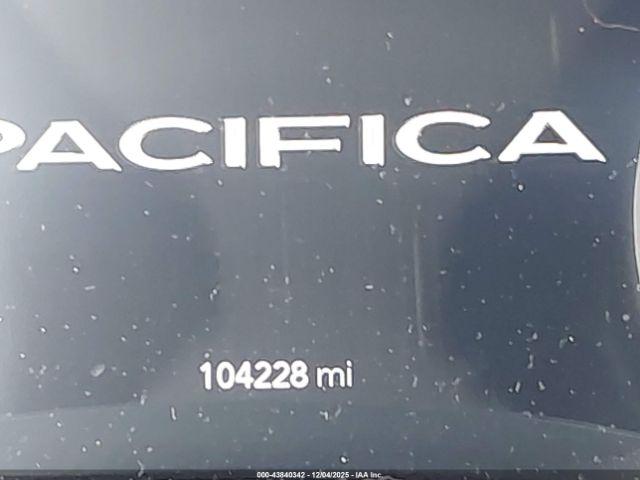 Chrysler Pacifica Touring L Plus Image 12