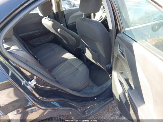 Chevrolet Sonic Lt Auto Image 5