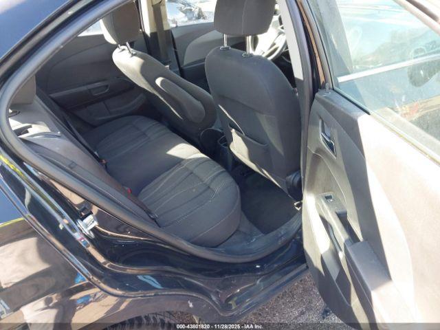 Chevrolet Sonic Lt Auto Image 5