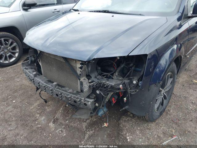 Dodge Grand Caravan Gt Image 3