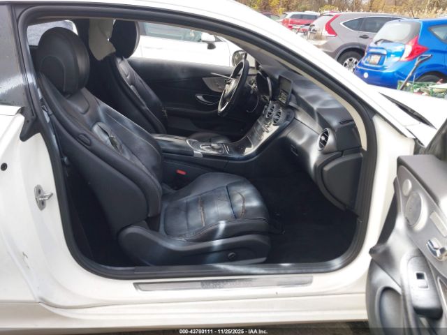 Mercedes-Benz C-Class 4matic Image 4