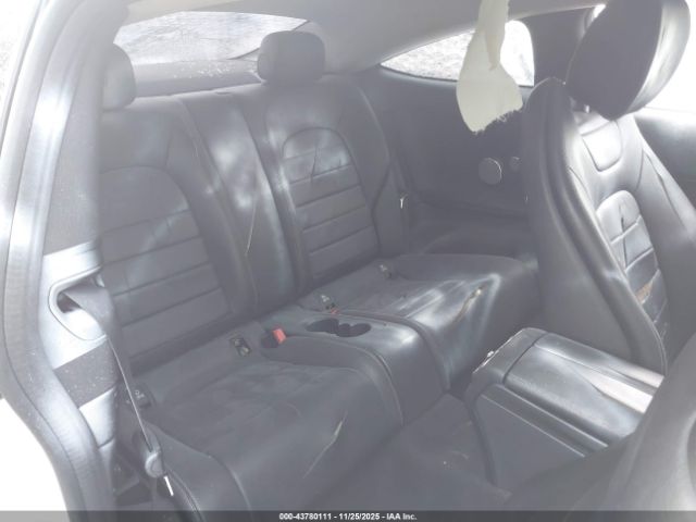 Mercedes-Benz C-Class 4matic Image 16