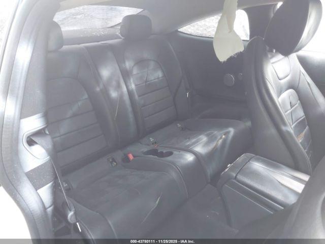 Mercedes-Benz C-Class 4matic Image 16