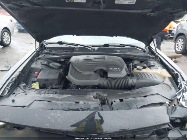 Dodge Challenger Sxt Image 2