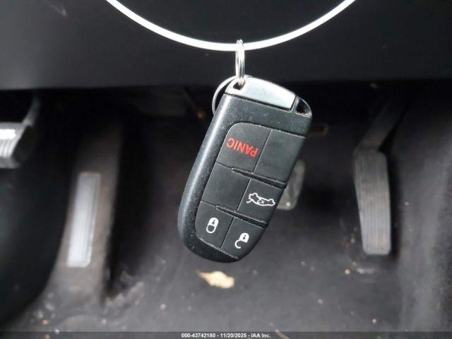 Dodge Challenger Sxt Image 9