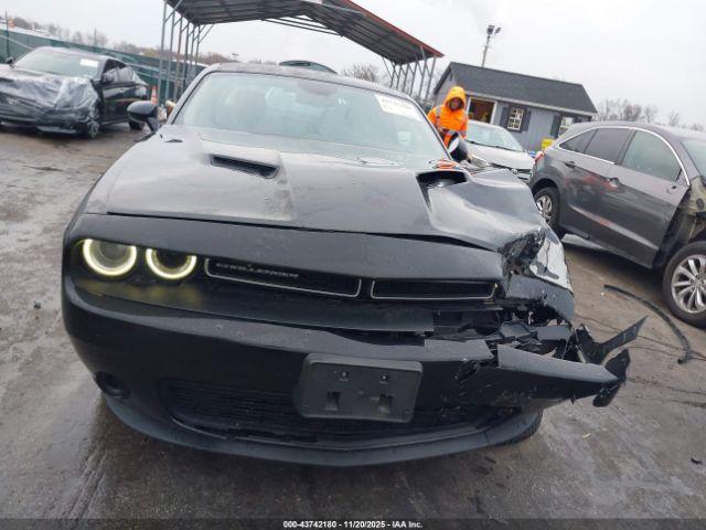 Dodge Challenger Sxt Image 14