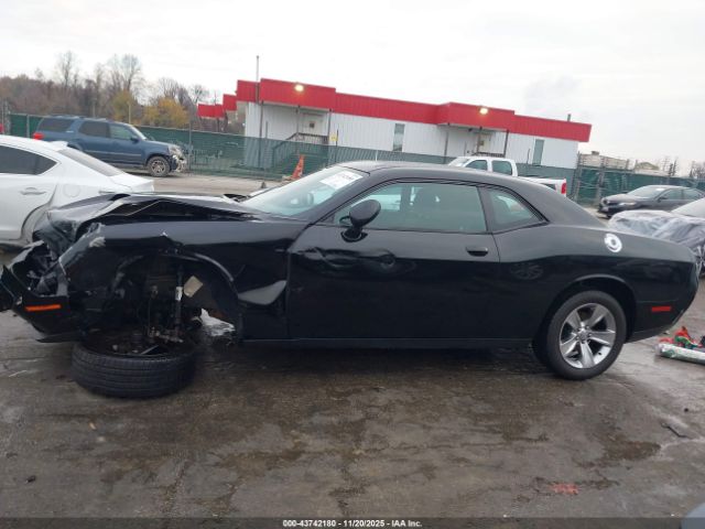 Dodge Challenger Sxt Image 13