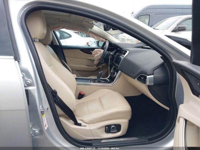 Jaguar XE S Awd Automatic Image 17