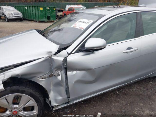 Jaguar XE S Awd Automatic Image 7