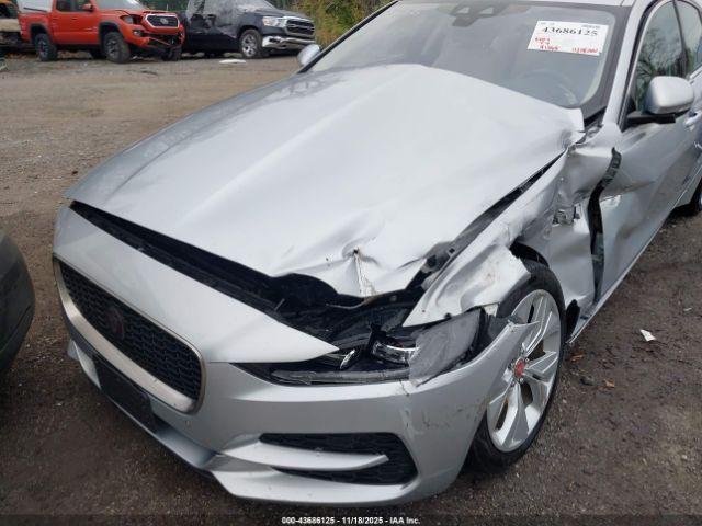 Jaguar XE S Awd Automatic Image 5