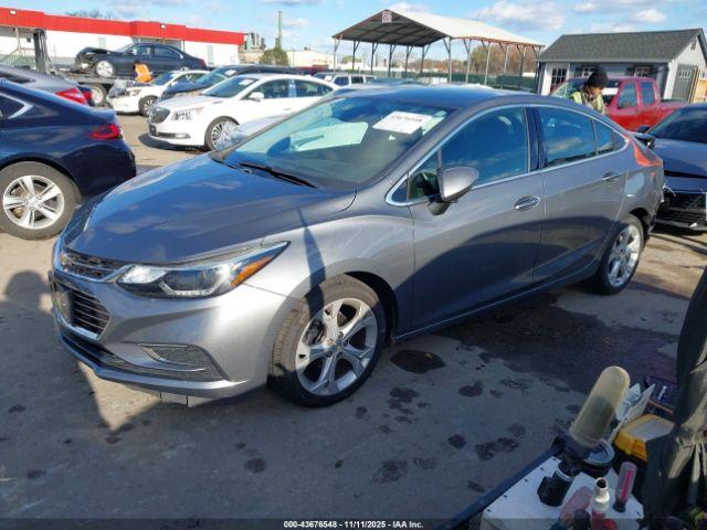 Chevrolet Cruze Premier Auto Image 2